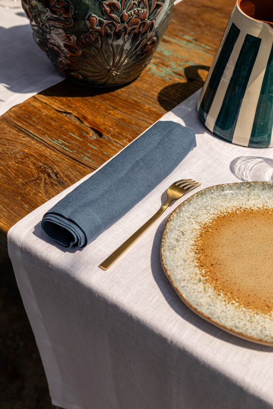 Table runner White