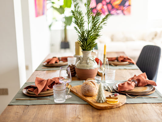 Table runner Olive